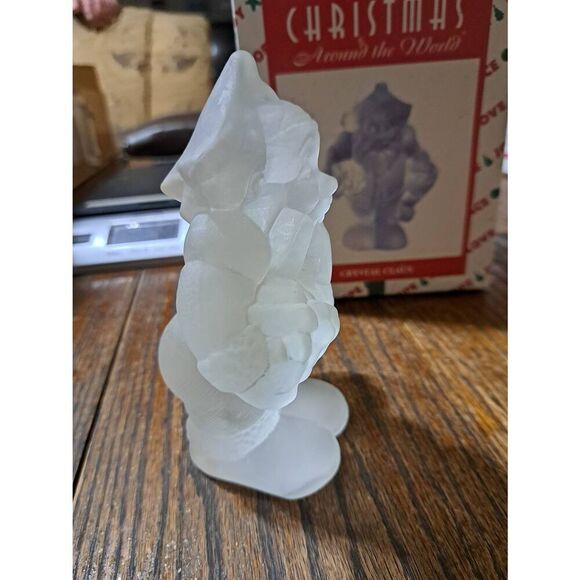 Vintage 1996 House of Lloyd Christmas Around the World Crystal Claus Figurine - Picture 5 of 12